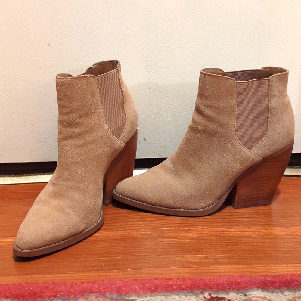 BP Lex suede western style Chestnut booties